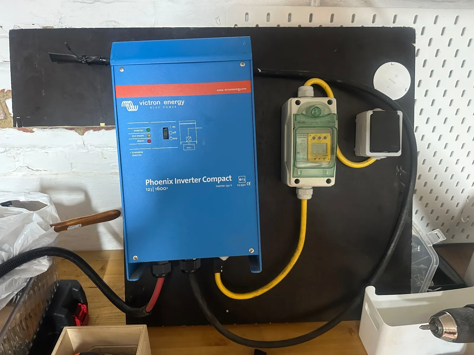 Victron Phoenix Inverter Compact 12/1600 (Blue Power)