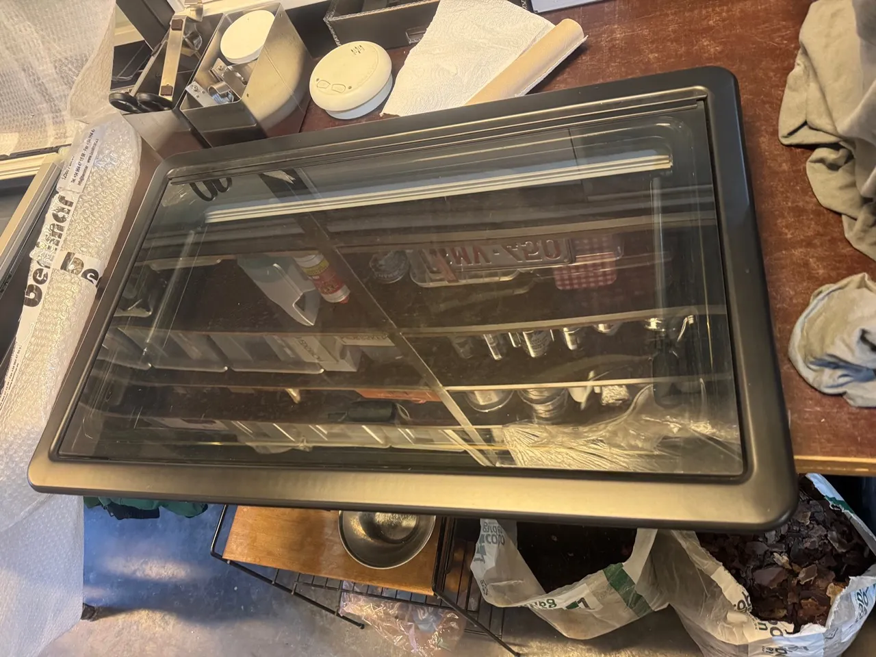 DOMETIC VENSTER inclusief verduistering & insecten Rolos 700 X 450 NIEUW