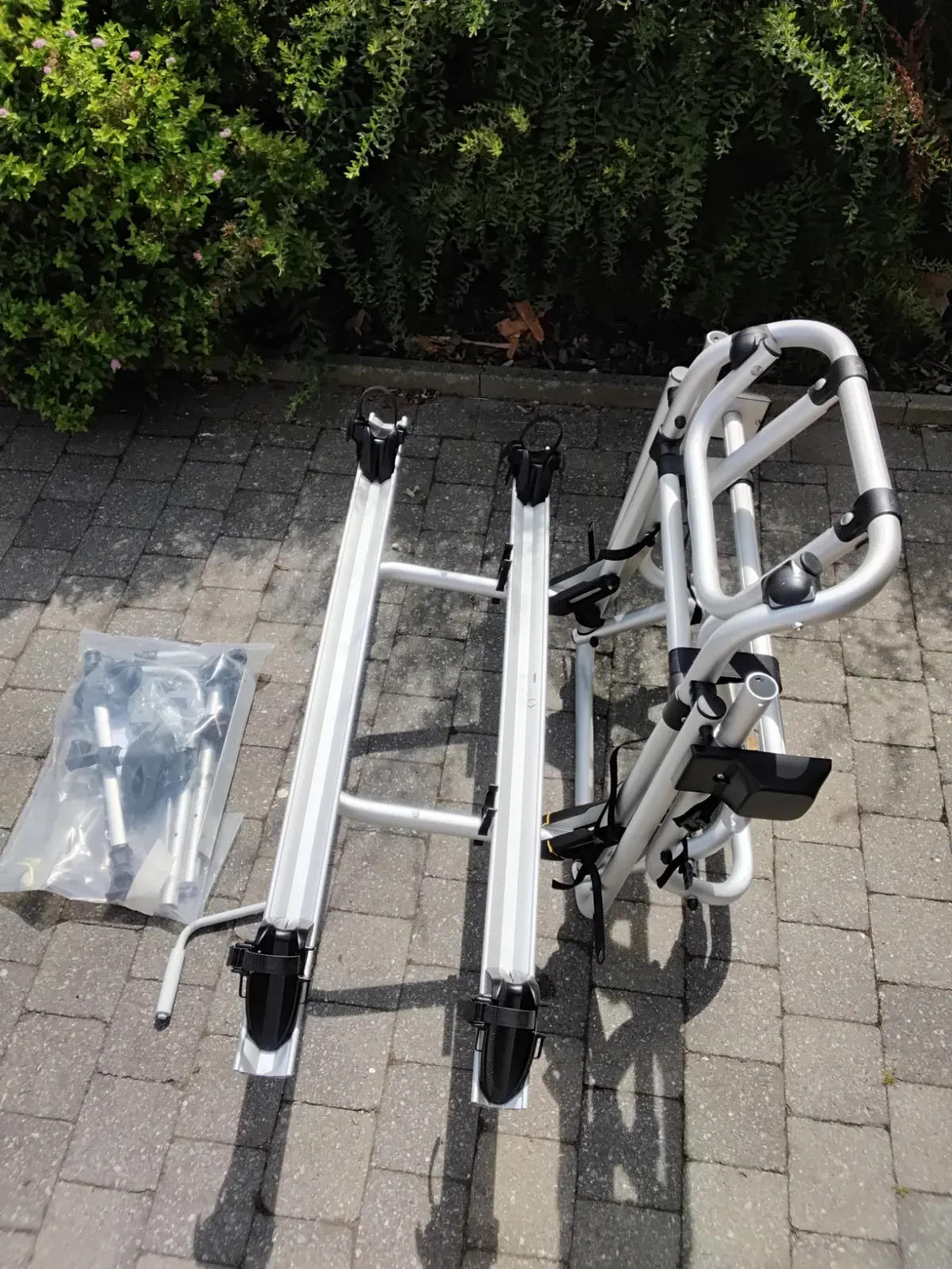 Bike carrier with lift