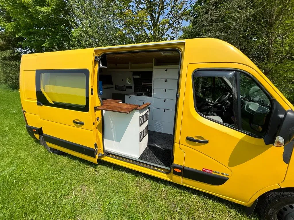 Renault Master L3H2 Buscamper | Off-Grid | Zelfbouw