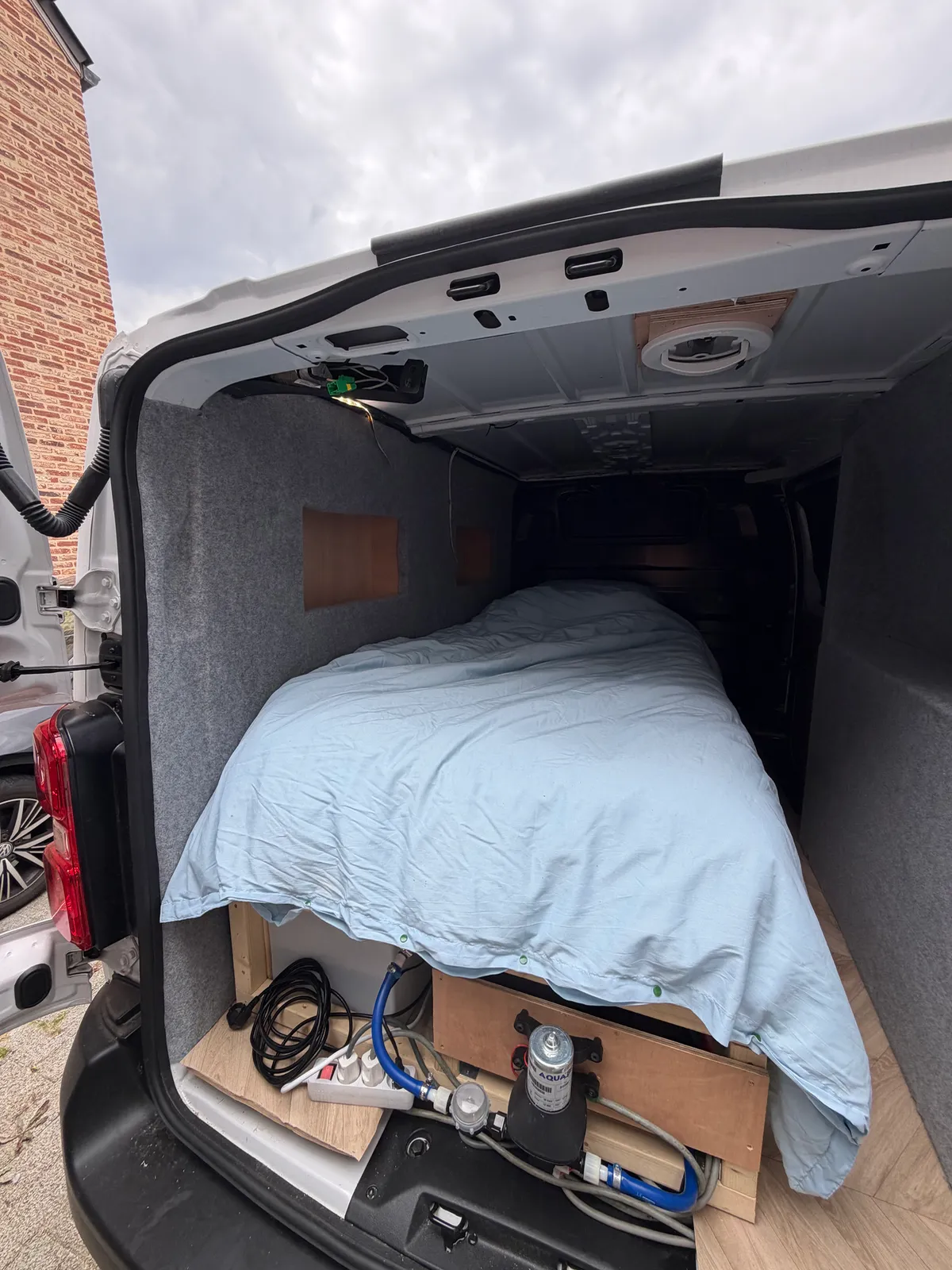 Zelfbouw campervan - Opel Vivaro