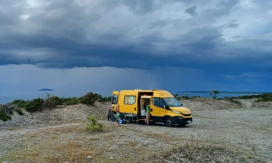 Kampeerbus IVECO daily