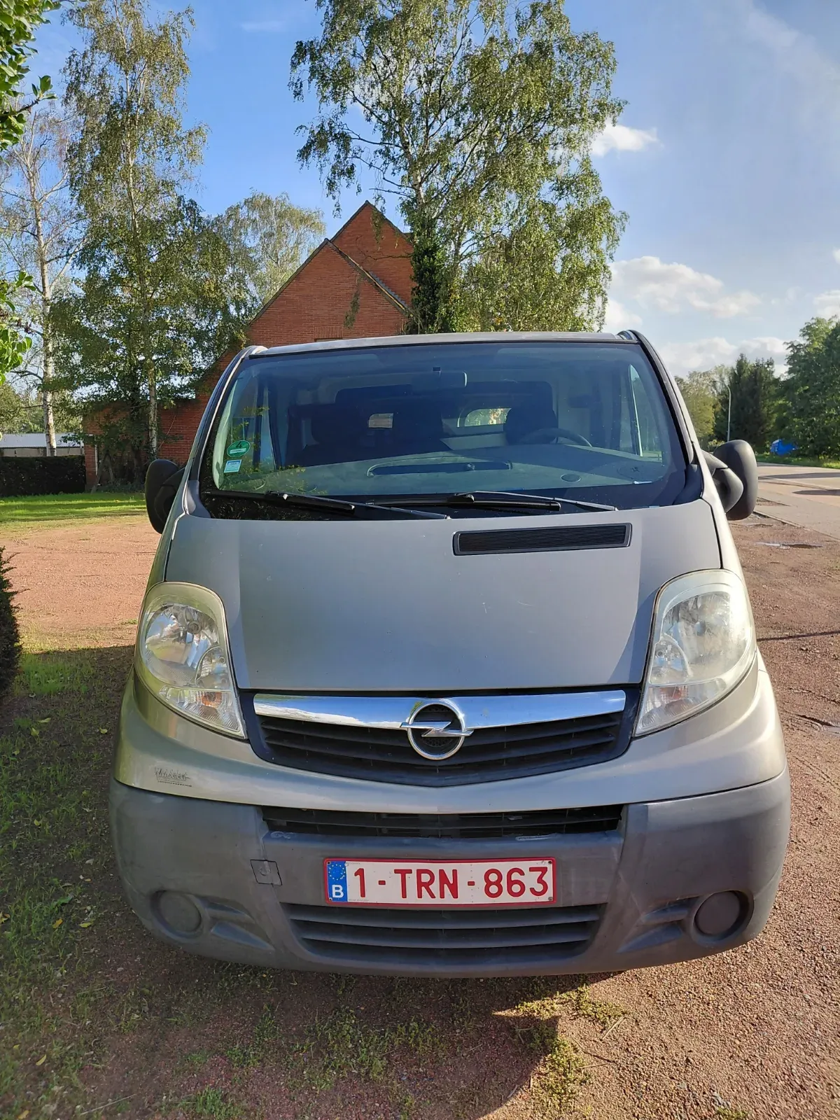 Opel vivaro met zonnepaneel en dieselverwarming