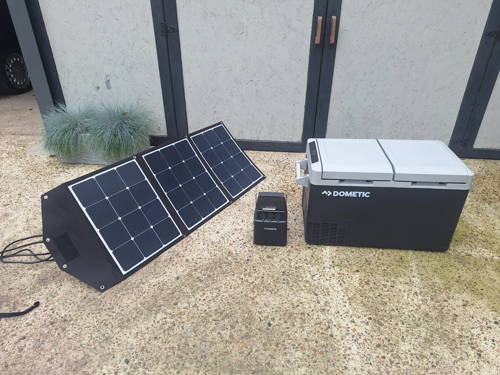 Koelbox  Dometic met zonnepaneel en powerbank