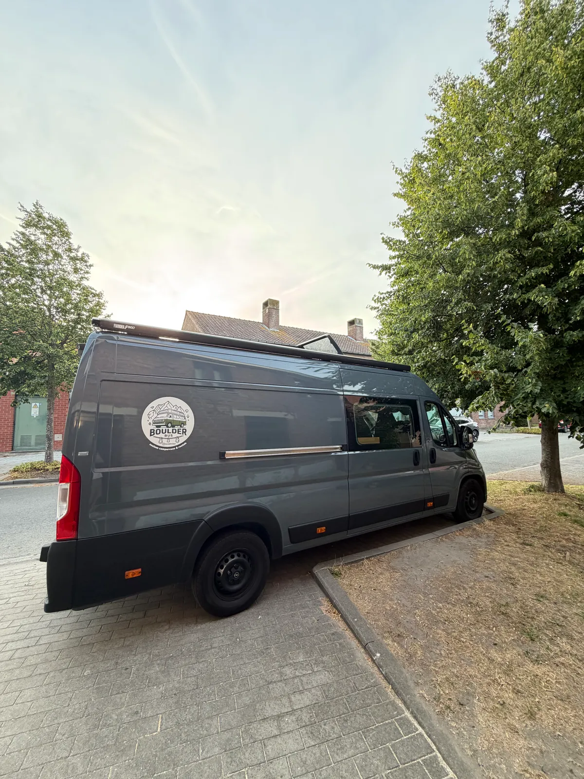 Nieuwe Off grid Opel Movano met 4 gekeurde gordels